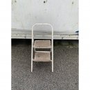 2 x Haushaltsleiter / Trittleiter 2-stufig klappbar ca.78...