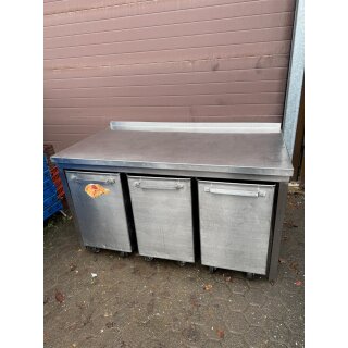 Arbeitstisch / Bäckertisch mit 3 Mehlwagen Edelstahl ca.150 cm breit
