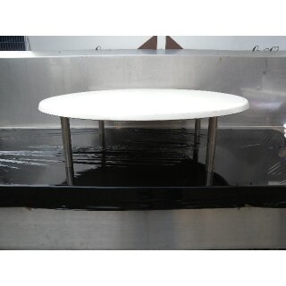 Runder Tisch / niedriger Tisch weiss
Ø ca. 80 cm; Höhe: ca. 20 cm