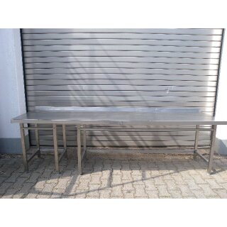 Arbeitstisch Edelstahl ca. 280 cm breit mit Aufkantung