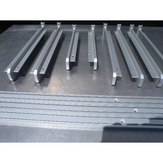 Aluminiumregal ca. 176 cm breit mit 5 Böden Kunststoff zerlegt