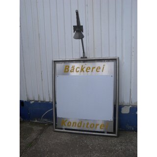 Werbetafel / Wandreklame mit Beleuchtung für Bäckerei / Konditorei