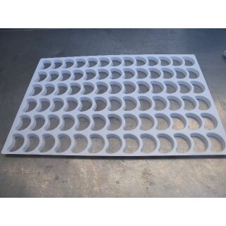 Ausstechmatte Kunststoff 59 x 37 cm
Motiv: Halbmond 48 mm NEU